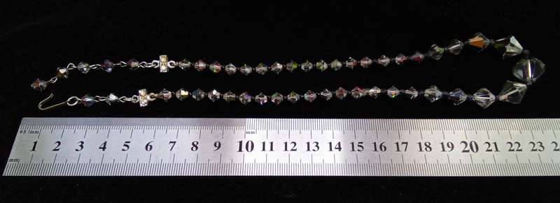 Stunning vintage bi-cone diamond faceted "Aurora Borealis" crystal necklace