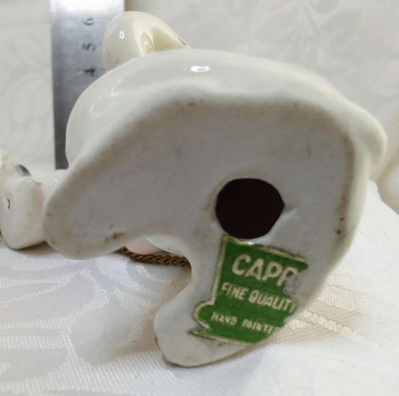 Very unique vintage Porcelain chain family