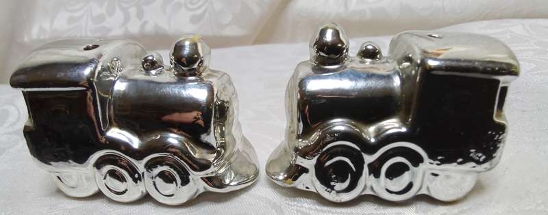 Cutest vintage train locomotive Salt & Pepper set