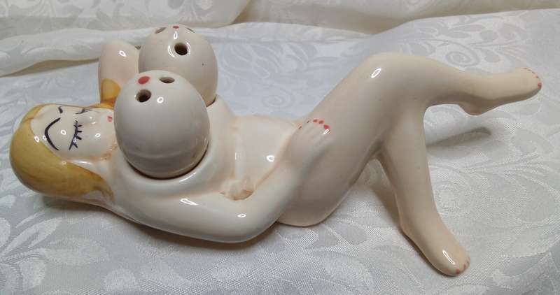 A little risque! Vintage nude lady Salt and Pepper shakers