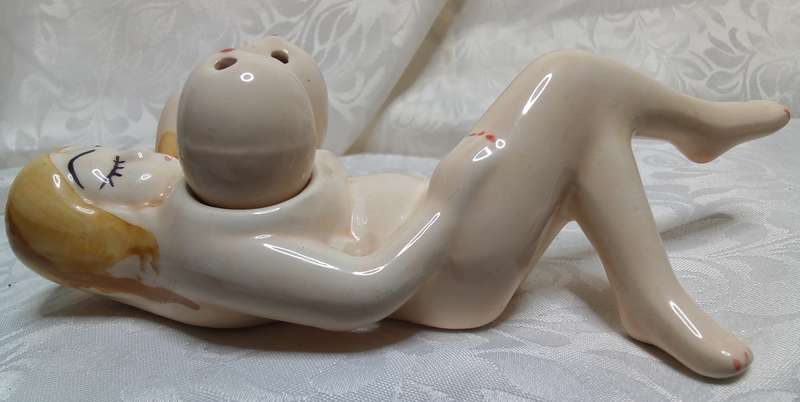 A little risque! Vintage nude lady Salt and Pepper shakers