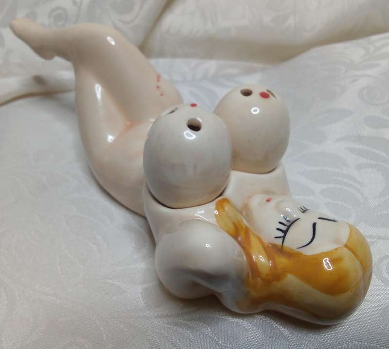 A little risque! Vintage nude lady Salt and Pepper shakers