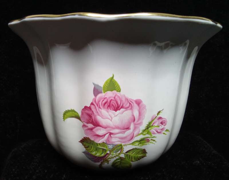 Delightful vintage Royal Gouda planter/vase