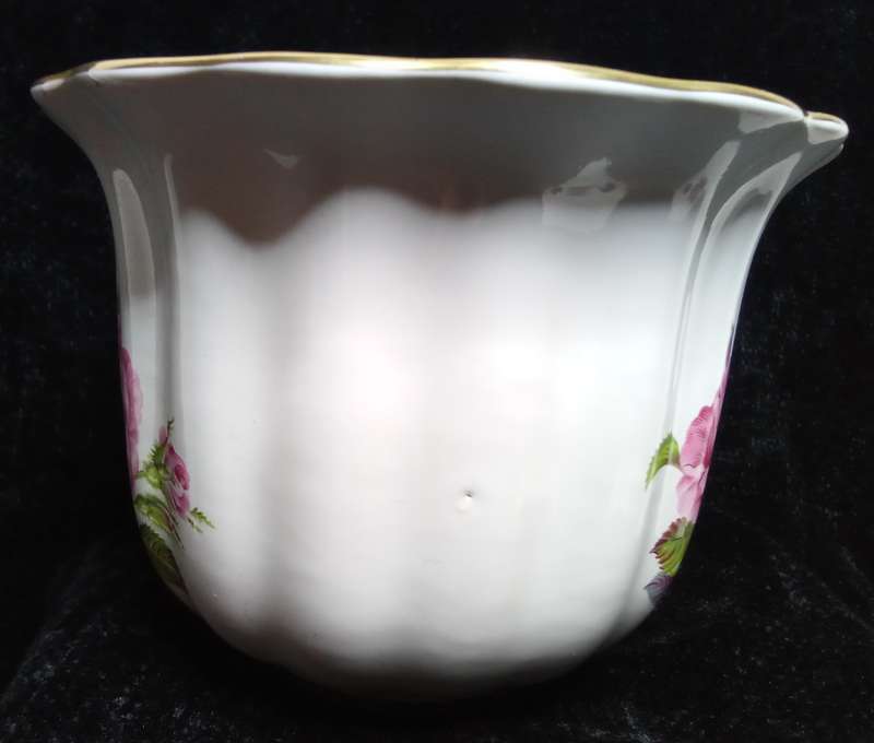 Delightful vintage Royal Gouda planter/vase