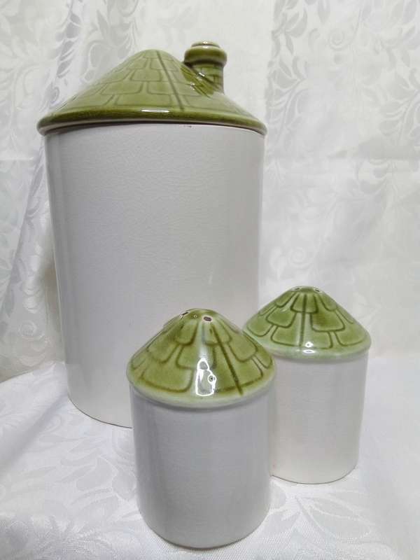 Charming vintage canister and Salt & Pepper pot set