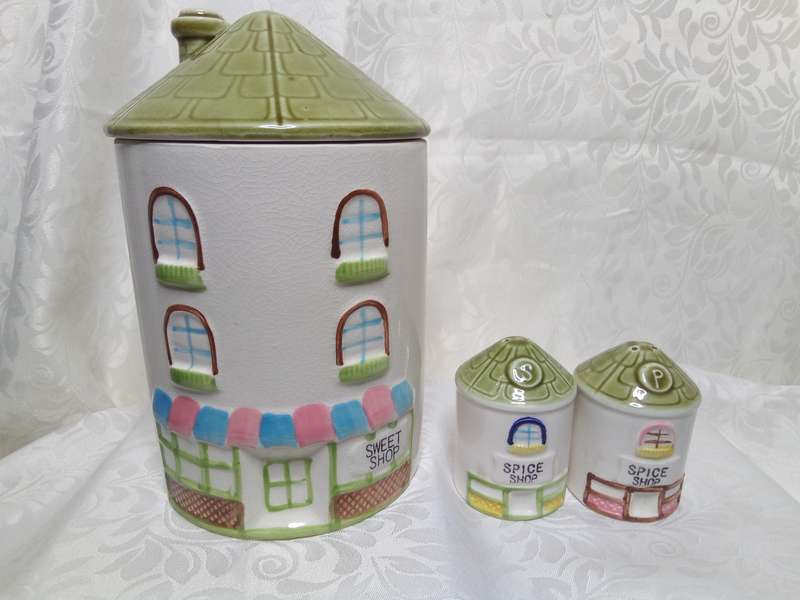 Charming vintage canister and Salt & Pepper pot set