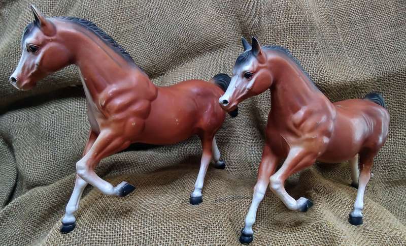 Two lovely vintage Diamond P Hard Plastic Horse Figurines #673