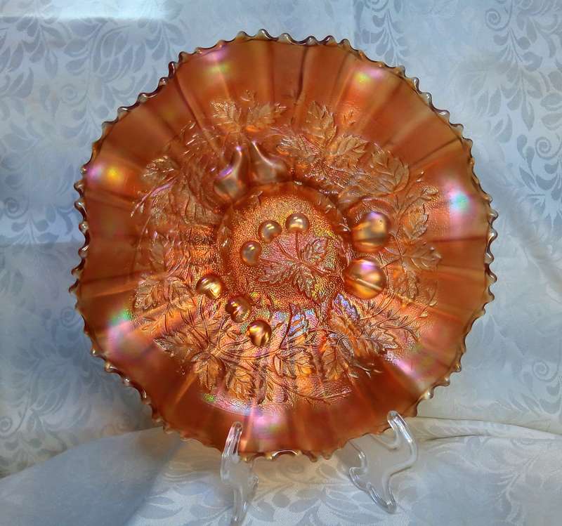 Beautiful Northwood three fruits carnival glass basket weave ruffle bowl