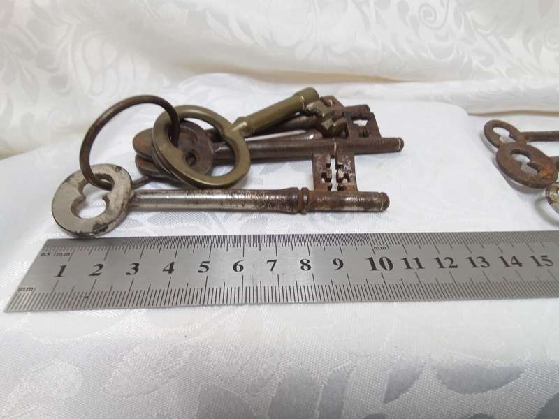 Fabulous collection of vintage (possibly antique) keys
