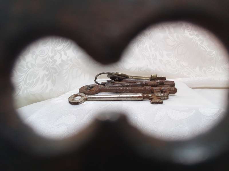 Fabulous collection of vintage (possibly antique) keys
