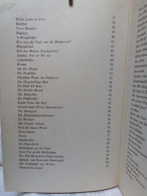 Klein Verseboek - saamgestel deur DJ Opperman 1959