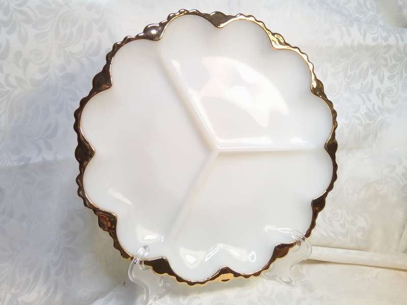 Beautiful Anchor Hocking milk glass divided dish in original box