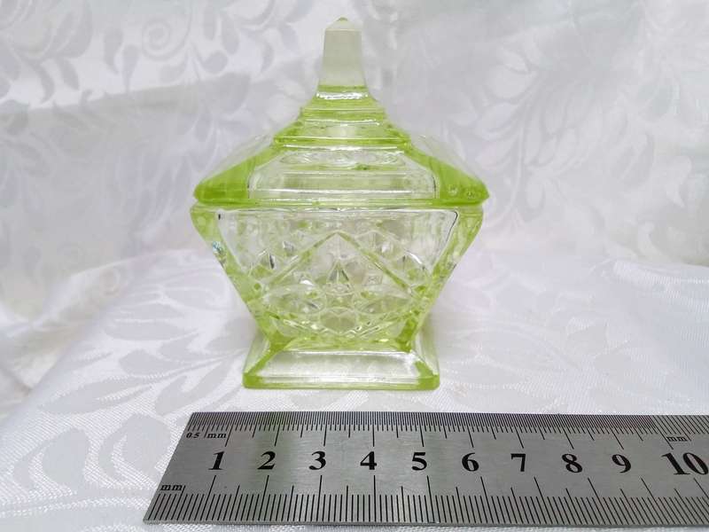 Art Deco Sowerby Plaza uranium Vaseline glass trinket pot with lid