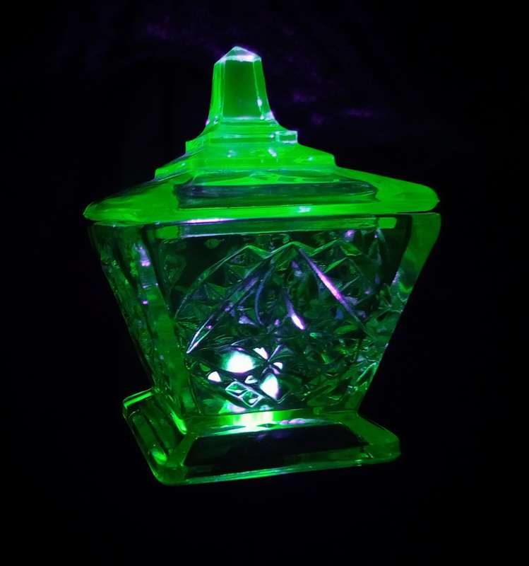 Art Deco Sowerby Plaza uranium Vaseline glass trinket pot with lid
