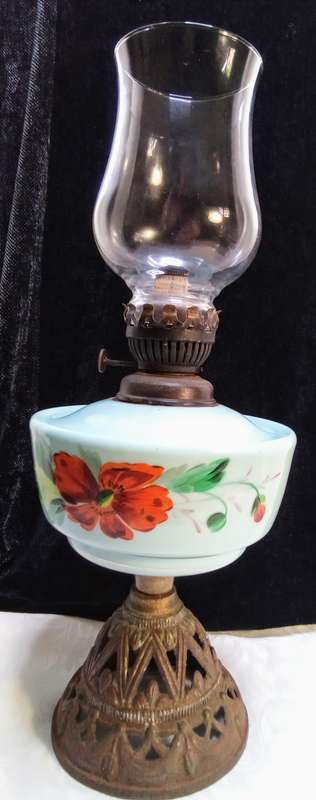 Antique Victorian kerosene lamp - Hand-Painted Milk Glass - 1800s