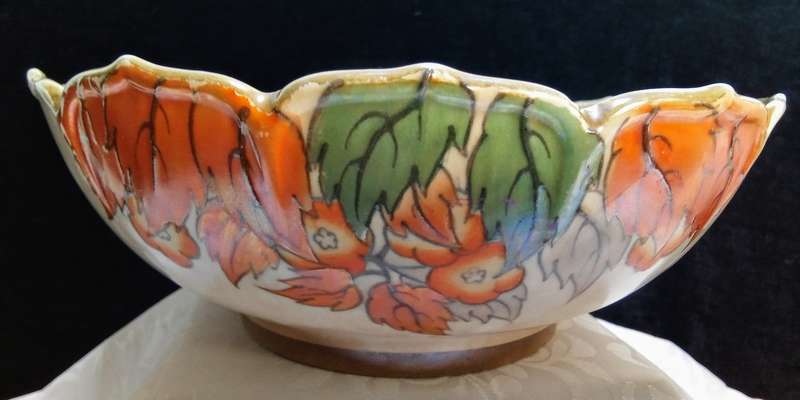 Very beautiful Vintage Crown Ducal & Charlotte Read "Golden Leaves" pattern 4921 fruit bowl