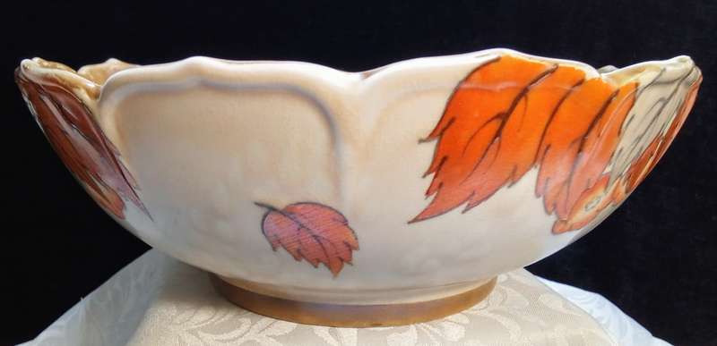 Very beautiful Vintage Crown Ducal & Charlotte Read "Golden Leaves" pattern 4921 fruit bowl