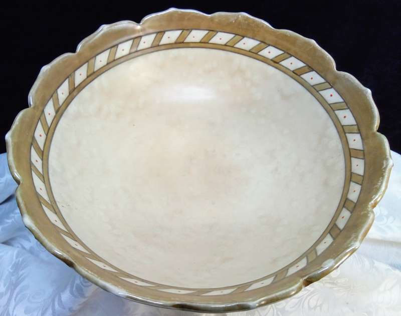 Very beautiful Vintage Crown Ducal & Charlotte Read "Golden Leaves" pattern 4921 fruit bowl