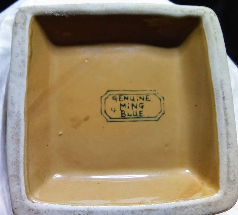 Beautiful vintage "genuine ming blue" bowl