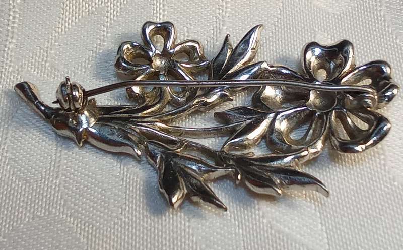 Gorgeous vintage marquisite brooch