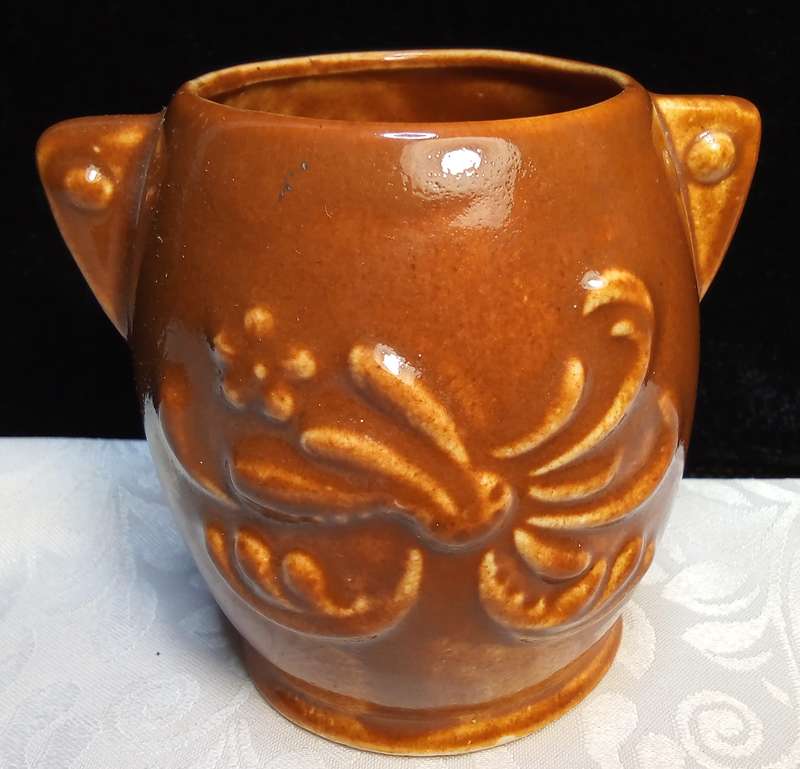 Lovely vintage Lucia ware vase
