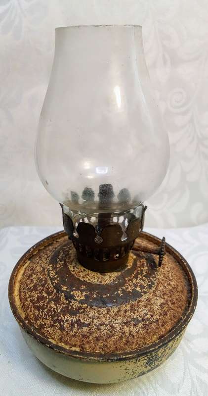 Lovely vintage mini Kelly Pixie nusery oil lamp c.1940