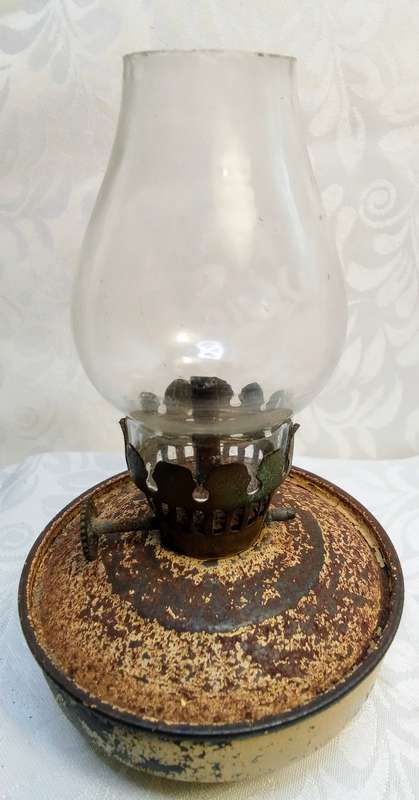 Lovely vintage mini Kelly Pixie nusery oil lamp c.1940