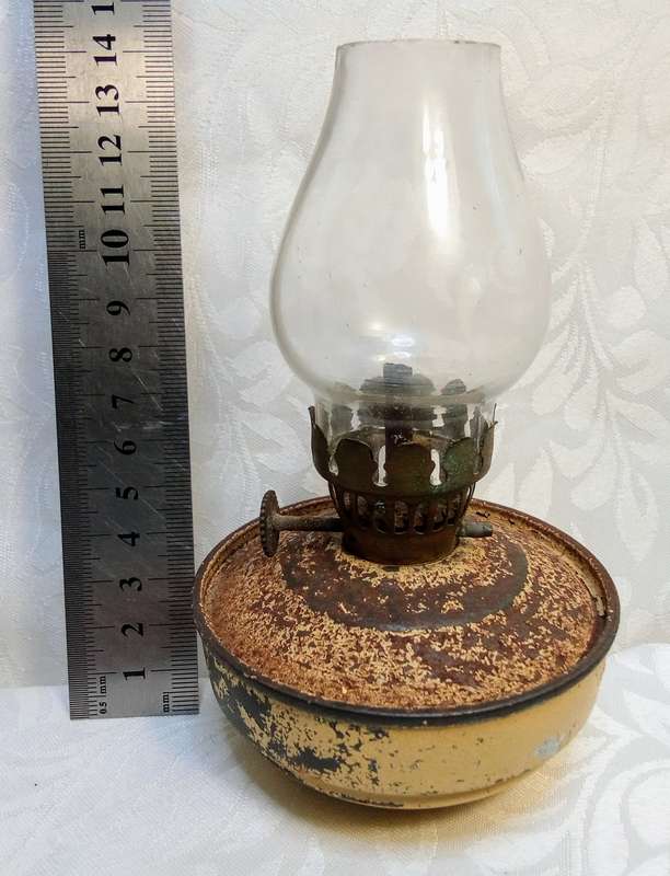 Lovely vintage mini Kelly Pixie nusery oil lamp c.1940