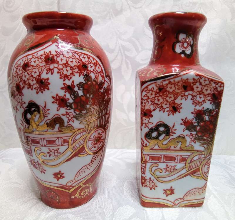 Two small beautiful vintage Japanese vases