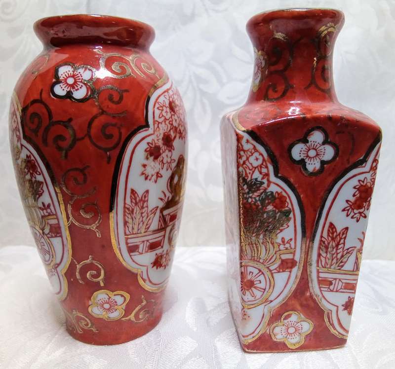 Two small beautiful vintage Japanese vases
