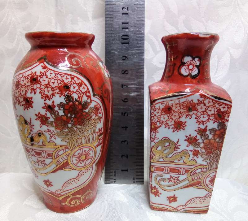 Two small beautiful vintage Japanese vases
