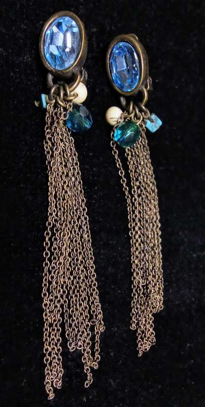 Gorgeous vintage clip on earrings