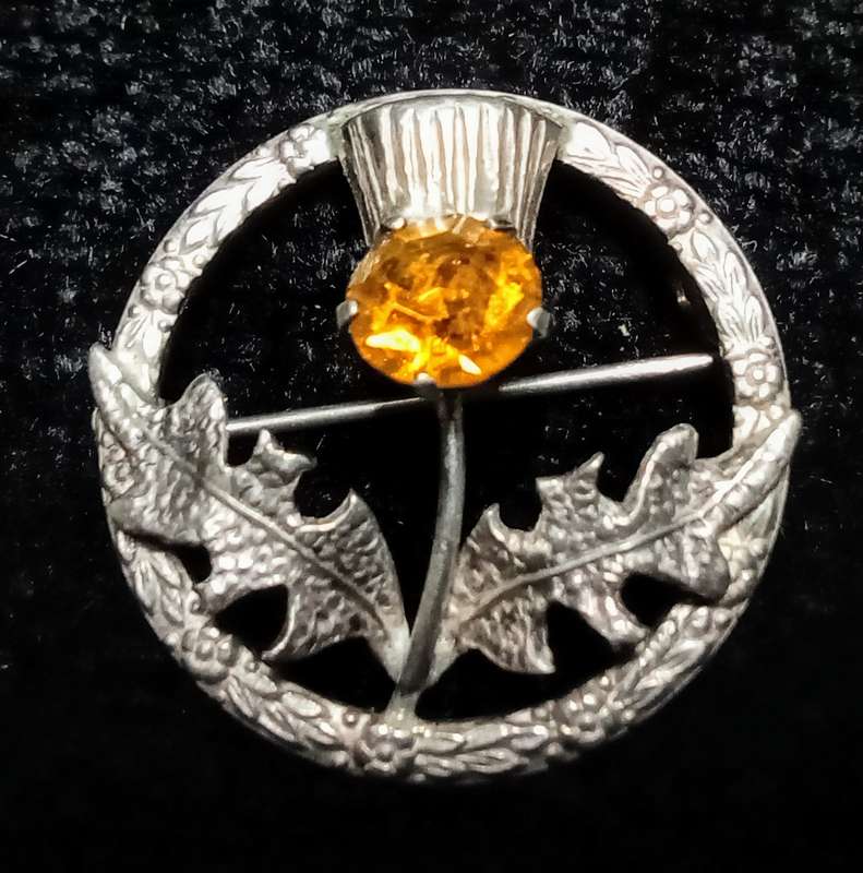 Lovely vintage Sterling Silver Thistle Brooch Citrine Glass Stone