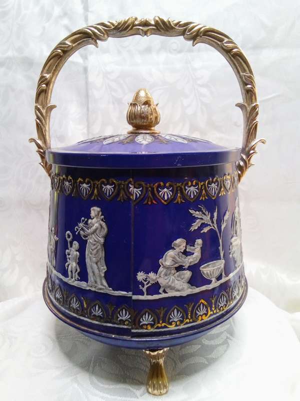 Beautiful Vintage Footed Biscuit Tin with Lid & Handle