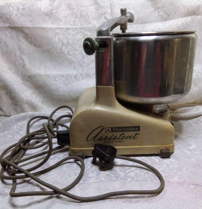 Vintage Electrolux Assistent mixer in working condition
