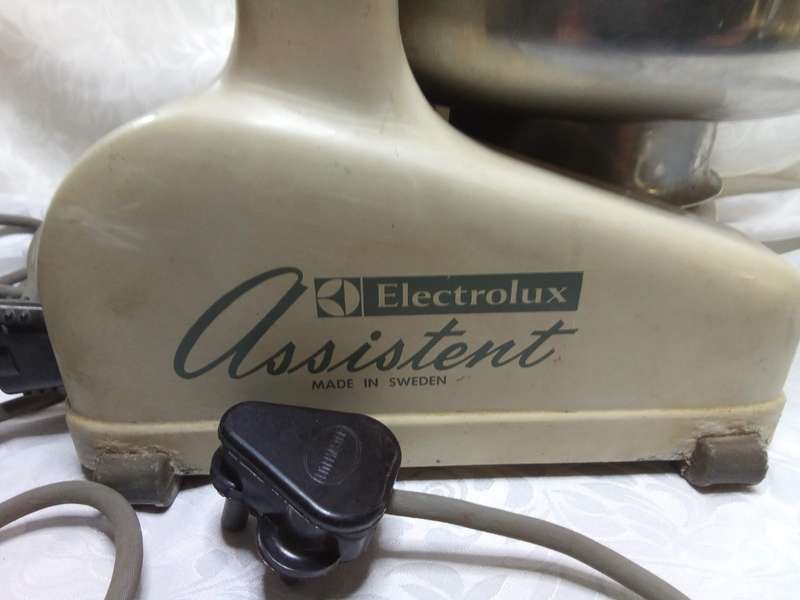 Vintage Electrolux Assistent mixer in working condition