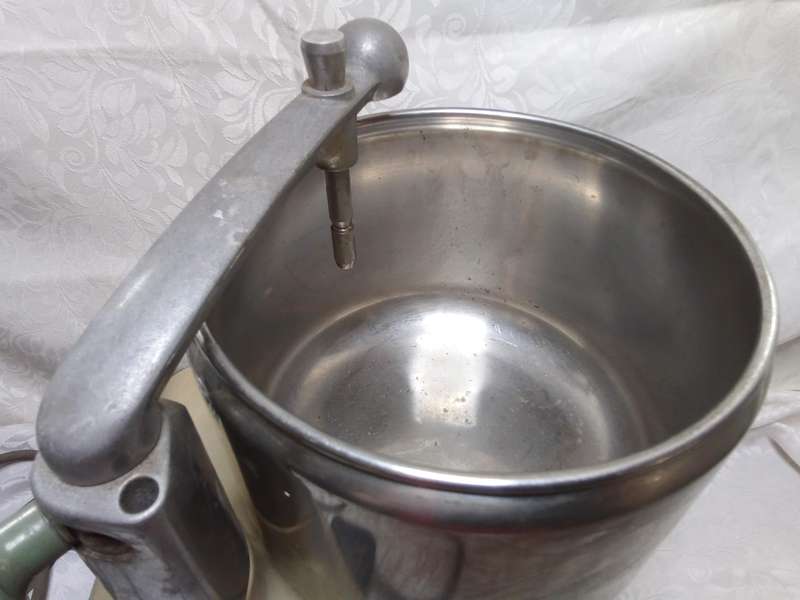 Vintage Electrolux Assistent mixer in working condition