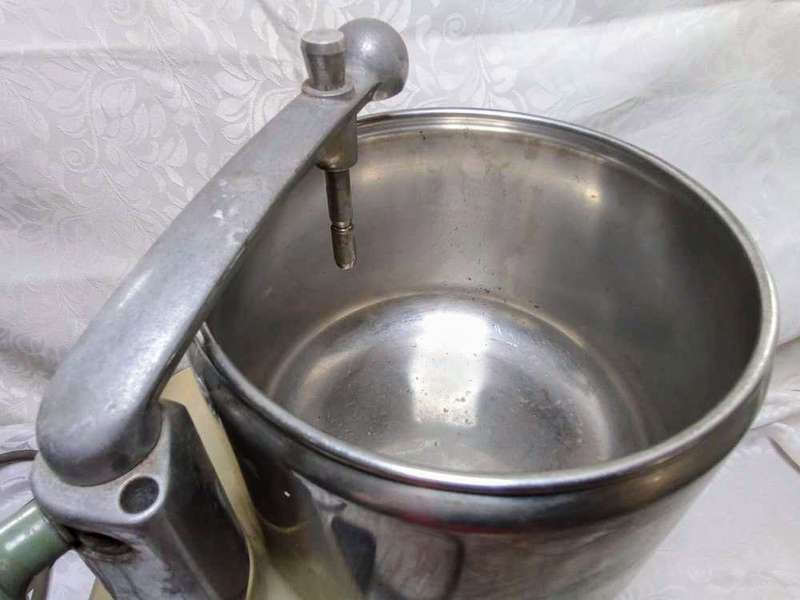Hen's tooth! Vintage Electrolux Assistent c. 1953 in working condition