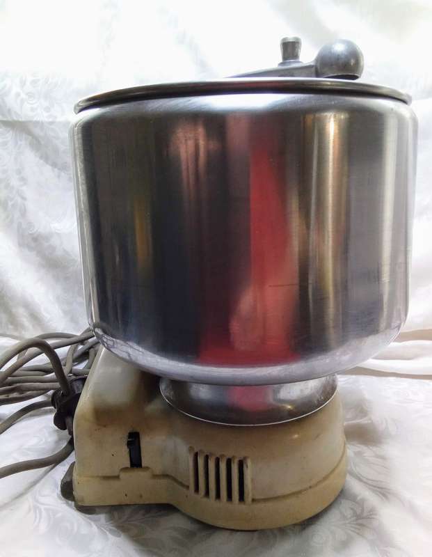 Vintage Electrolux Assistent mixer in working condition