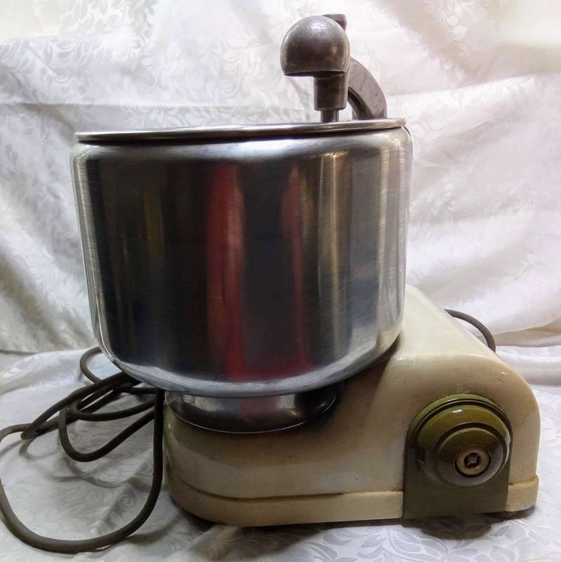 Vintage Electrolux Assistent mixer in working condition