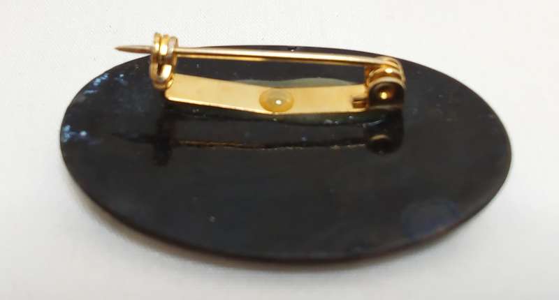 Lovely pschychedelic brooch