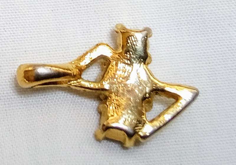 Pretty vintage dress jewelry pendant