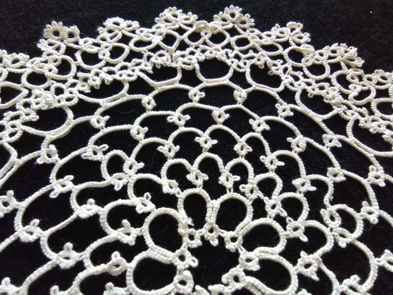 Another gorgeous tatted cream doily