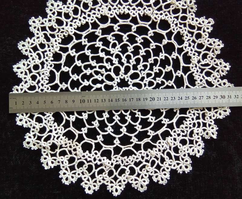 Another gorgeous tatted cream doily