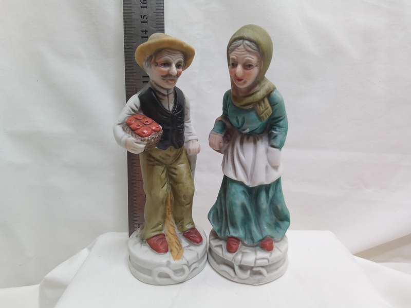 Adorable porcelain couple
