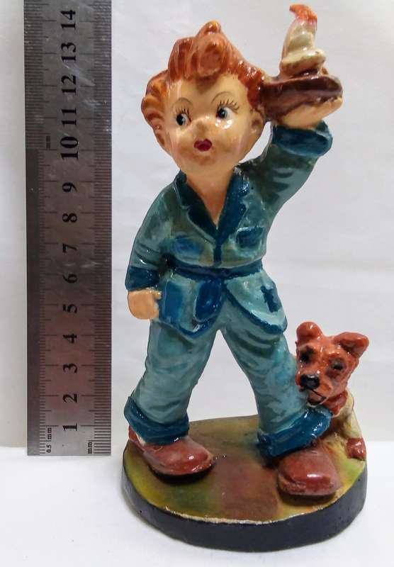 Very cute Vintage chalkware figurine