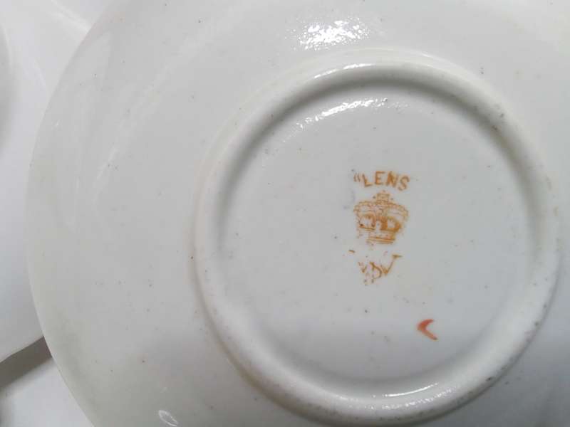 Stunning collection of vintage plates, side plate and smaller