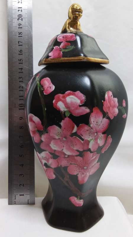 Stunning antique W&R Stoke on Trent Carlton Ware TEMPLE JAR Dogs of Foe (circa 1916-1920)