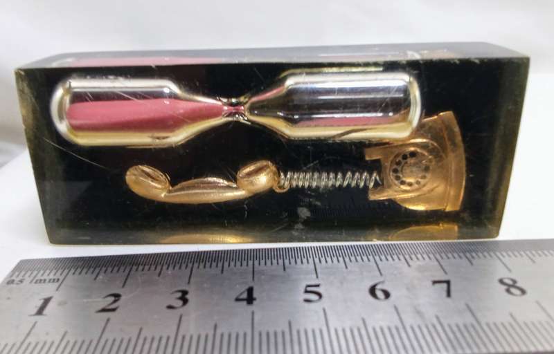 Cute! Vintage 2 minute hour glass timer
