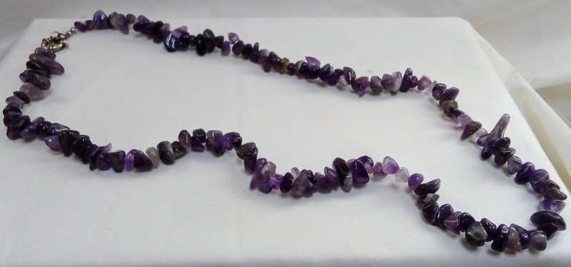 Gorgeous Vivid purple polished amethyst chip necklace
